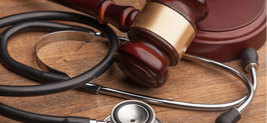 medical malpractice judge gavel and stethoscope